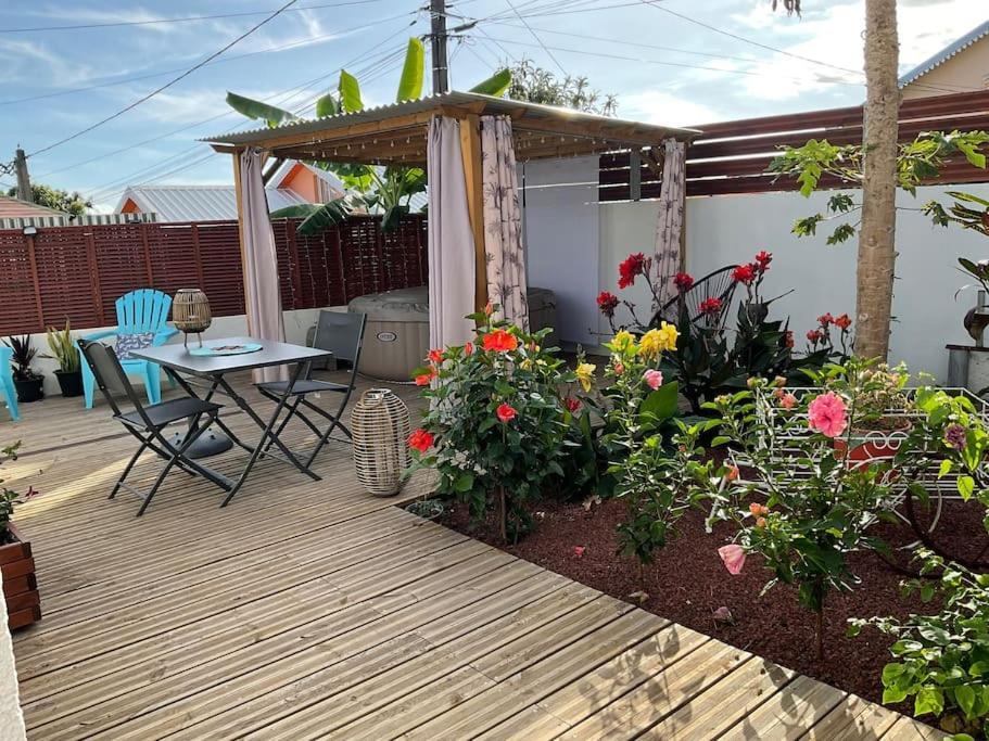 La Kaz Hibiscus, Jacuzzi Prive Villa Le Tampon Kültér fotó
